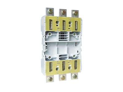 Plug-in device DAM1-125-3P in front of board